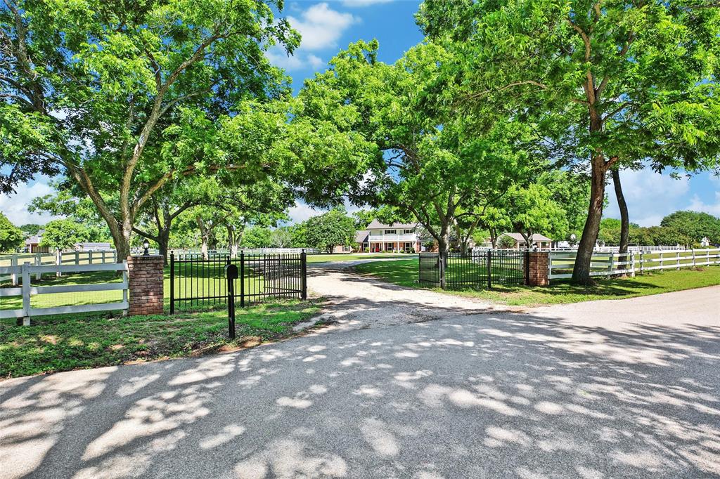 6803 Shady Lane