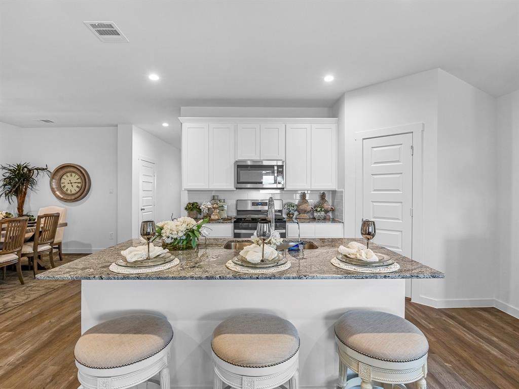 3914 Silver Falls Lane, League City, Texas image 17