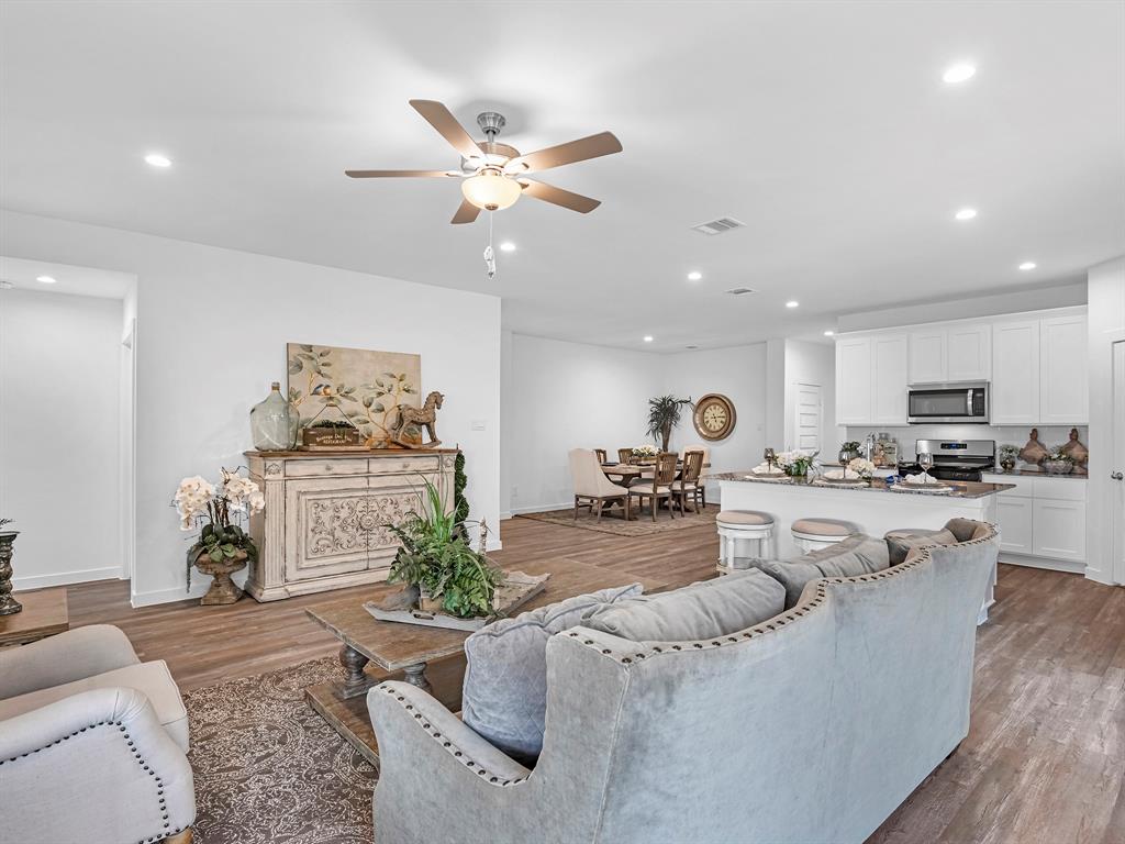 3914 Silver Falls Lane, League City, Texas image 12
