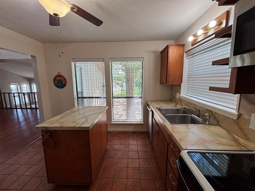 22023 Brierwood Drive, Frankston, Texas image 3