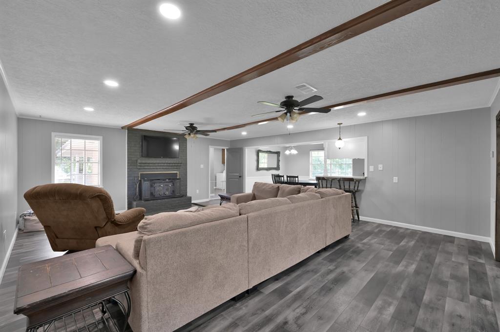 4 Crute Drive, Huntsville, Texas image 6