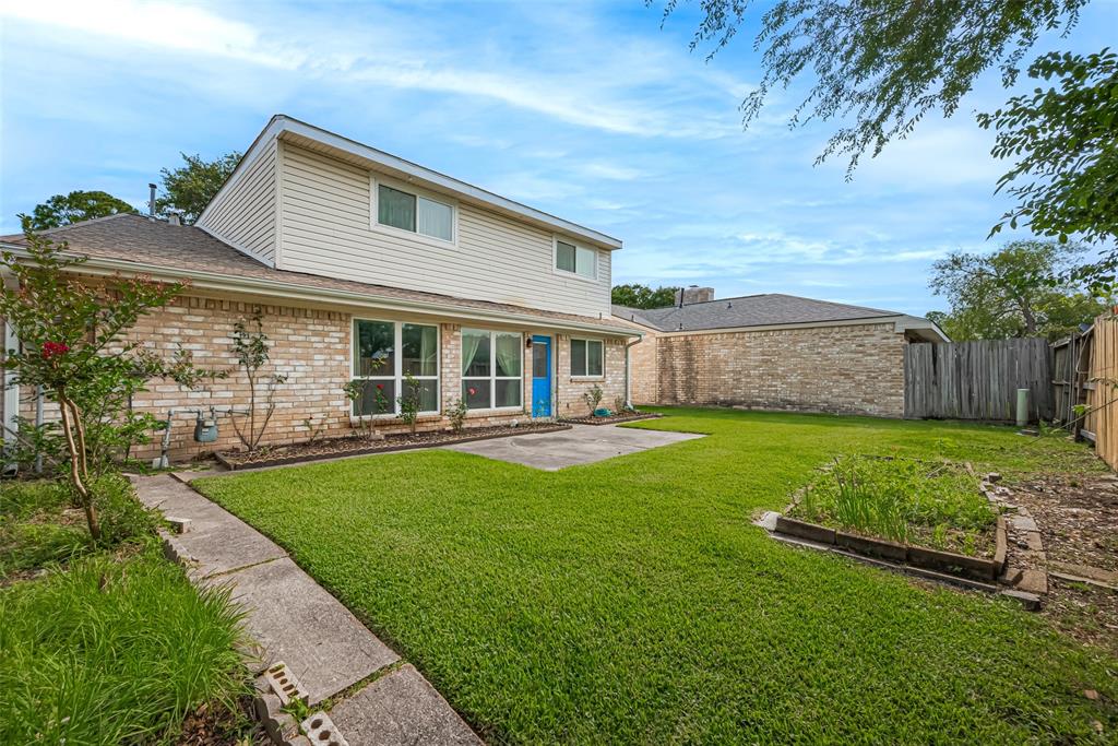 11935 Brook Meadows Lane, Meadows Place, Texas image 35