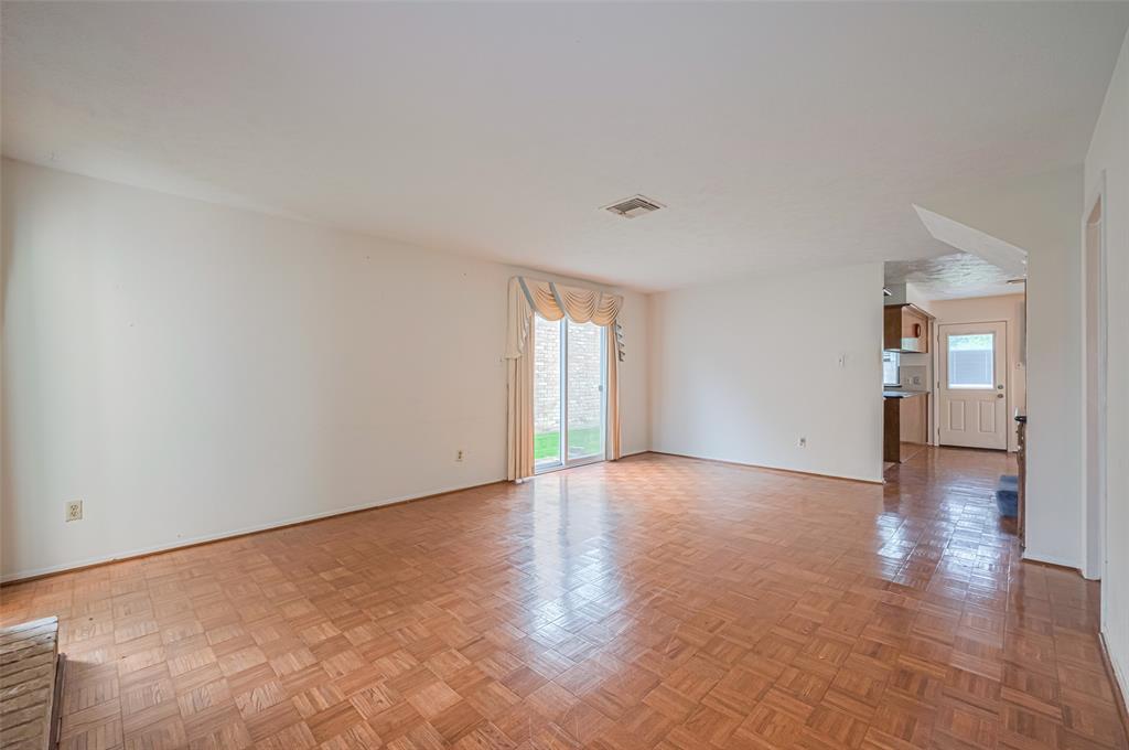 11935 Brook Meadows Lane, Meadows Place, Texas image 5