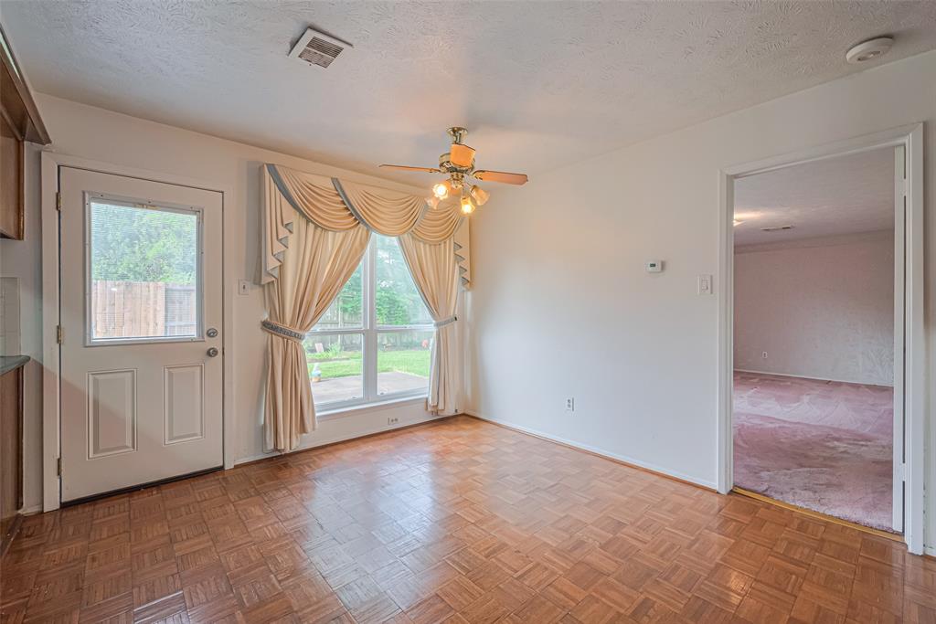 11935 Brook Meadows Lane, Meadows Place, Texas image 12