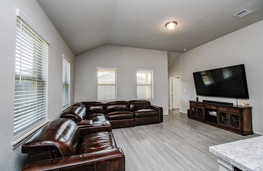 8430 Baywatch Circle, Baytown, Texas image 15