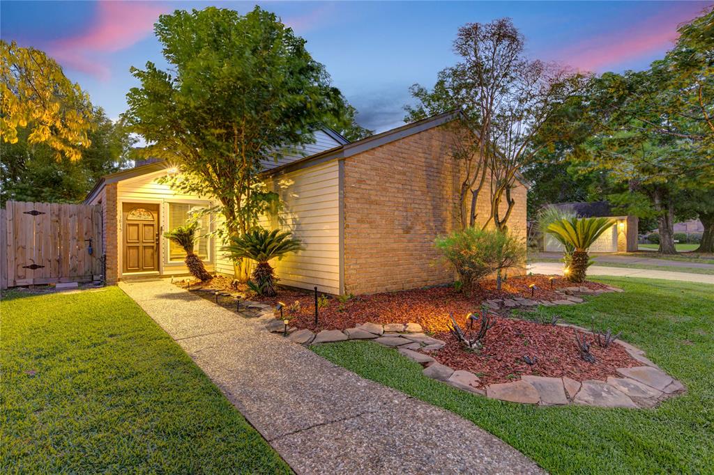 11815 Poplar Creek Drive