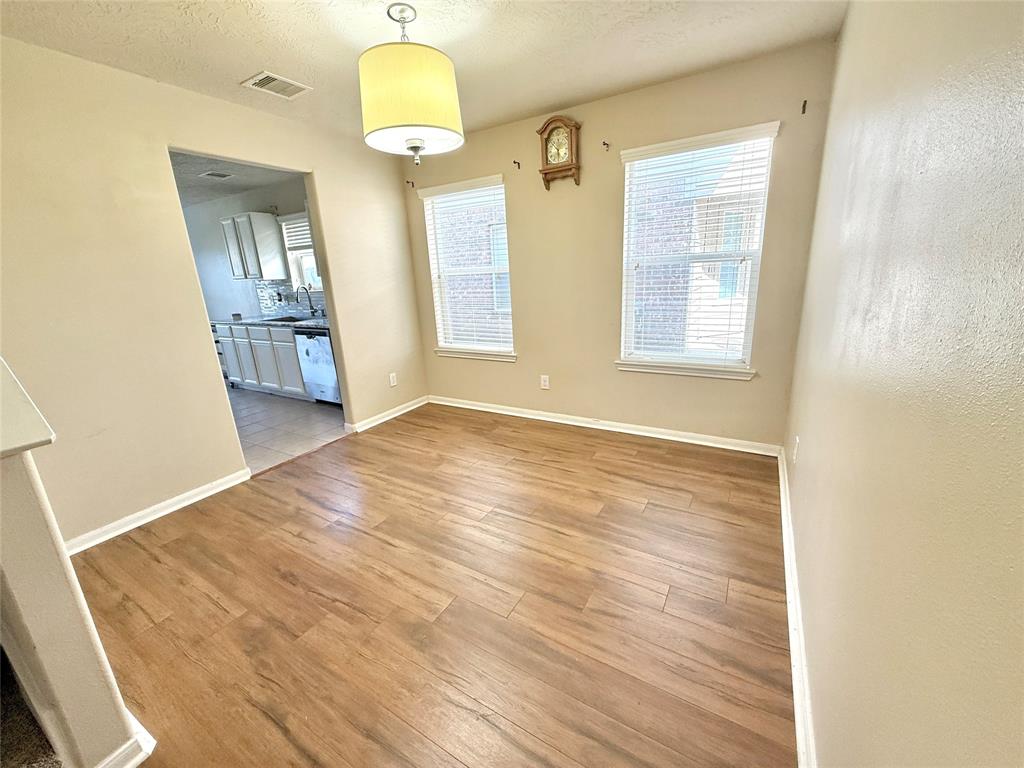 2042 Nichole Woods Drive, Houston, Texas image 8