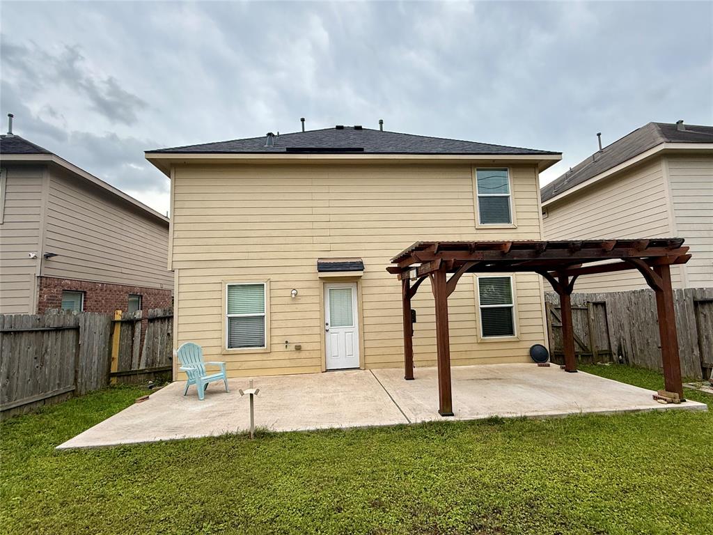 2042 Nichole Woods Drive, Houston, Texas image 30