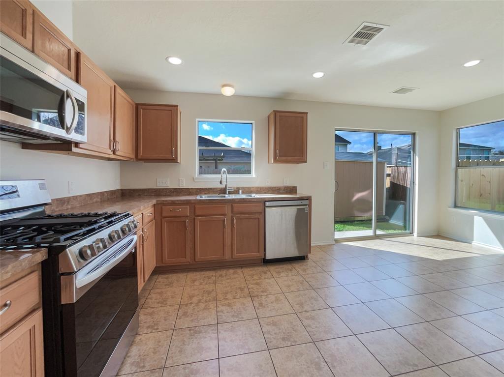 938 Staffordale Manor Lane, Houston, Texas image 11