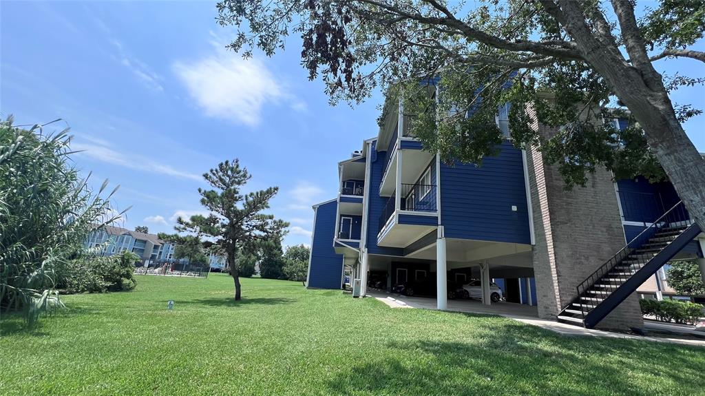 18519 Egret Bay Boulevard #1915, Webster, Texas image 1