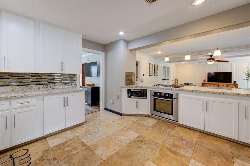 18322 Running Vine Lane, Spring, Texas image 25