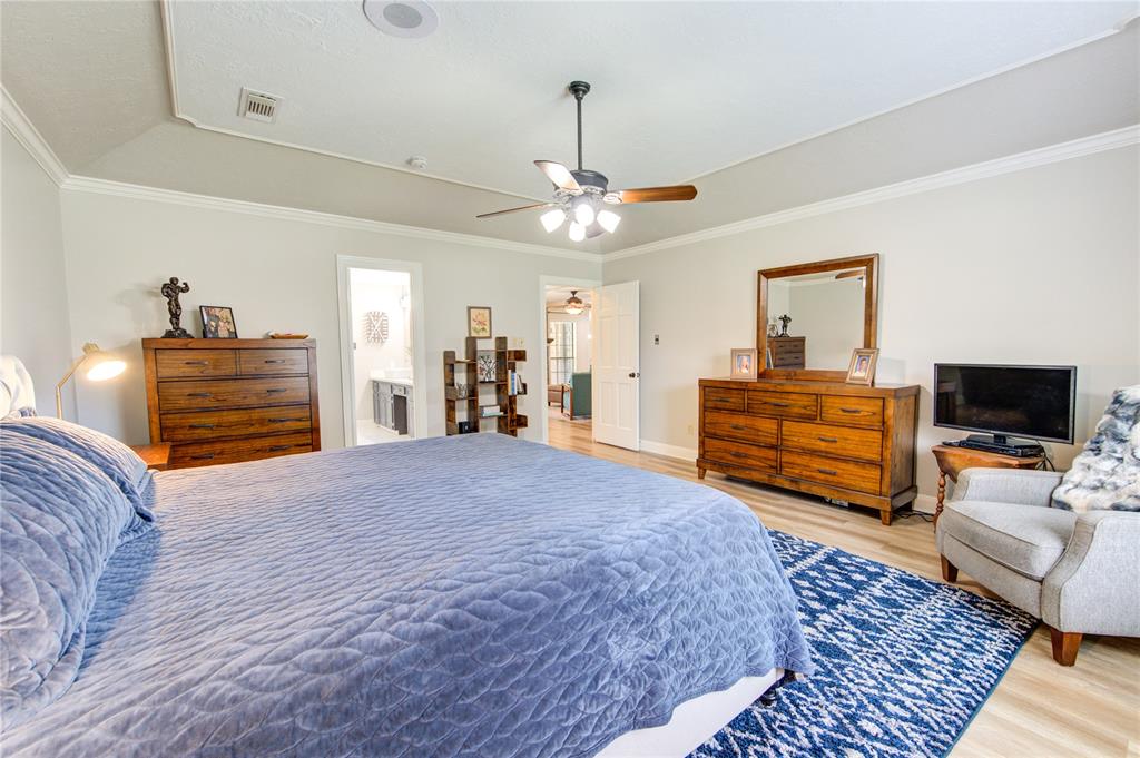 18322 Running Vine Lane, Spring, Texas image 15
