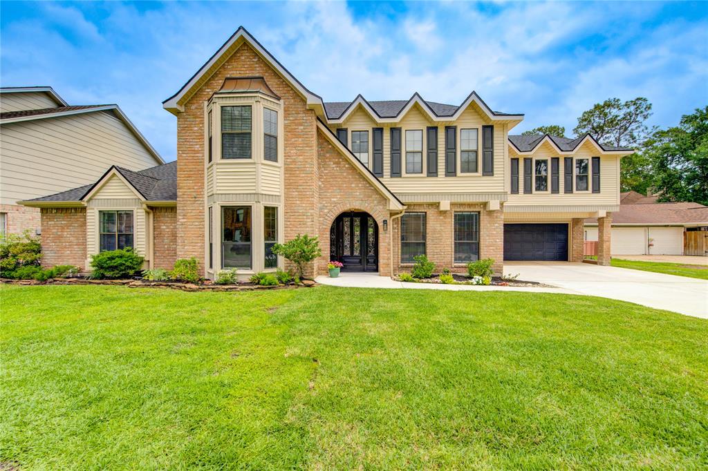 18322 Running Vine Lane, Spring, Texas image 1