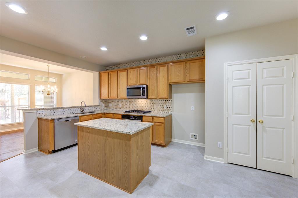 10827 Avenel Iron Drive, Houston, Texas image 5