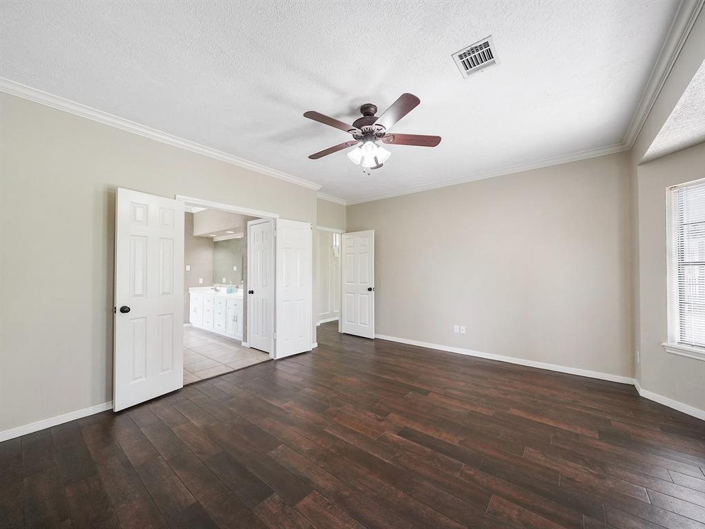 2202 Canterbury Court, Deer Park, Texas image 9