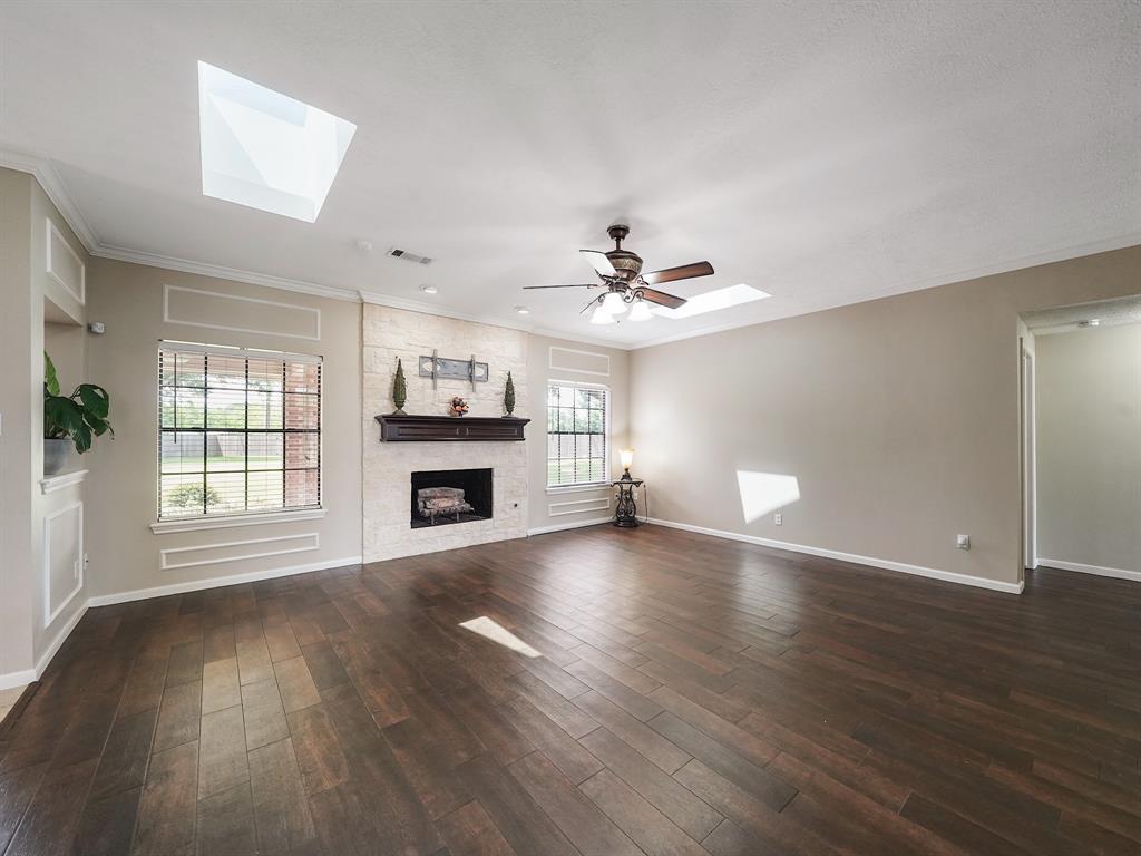 2202 Canterbury Court, Deer Park, Texas image 7