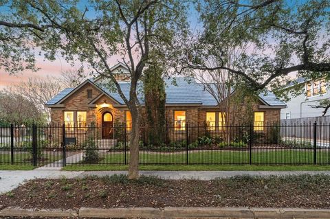 304 Bayland Avenue Houston TX 77009