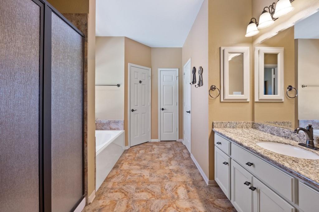 3215 Riviera Drive, Sugar Land, Texas image 38
