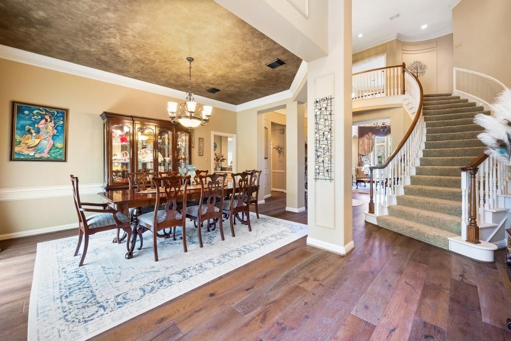 3215 Riviera Drive