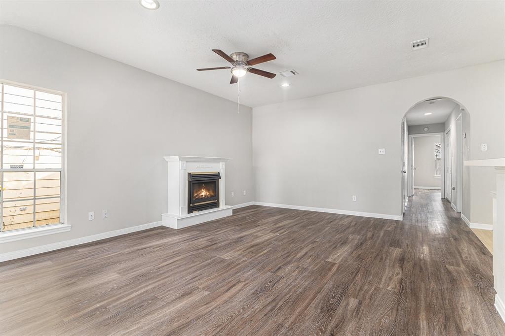 1734 Hazelwood Street, Conroe, Texas image 3