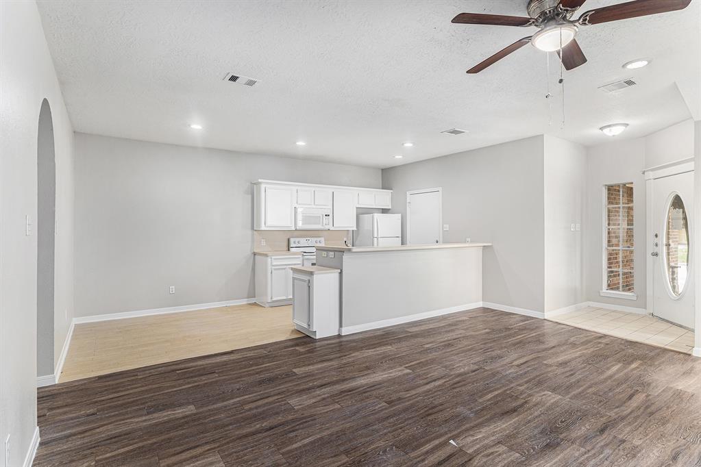 1734 Hazelwood Street, Conroe, Texas image 7