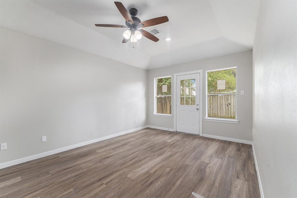 1734 Hazelwood Street, Conroe, Texas image 10