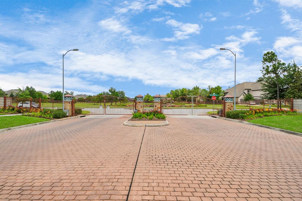 18910 Winding Atwood Lane, Tomball, Texas image 42