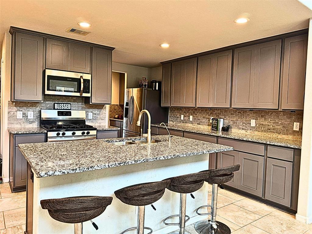 2630 Half Dome Drive, Rosharon, Texas image 6