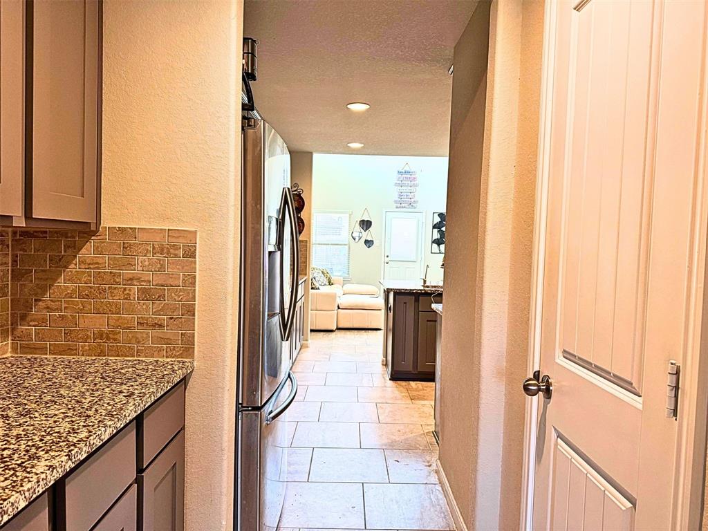 2630 Half Dome Drive, Rosharon, Texas image 4