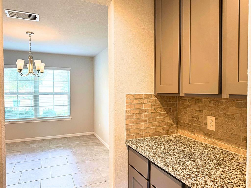 2630 Half Dome Drive, Rosharon, Texas image 3