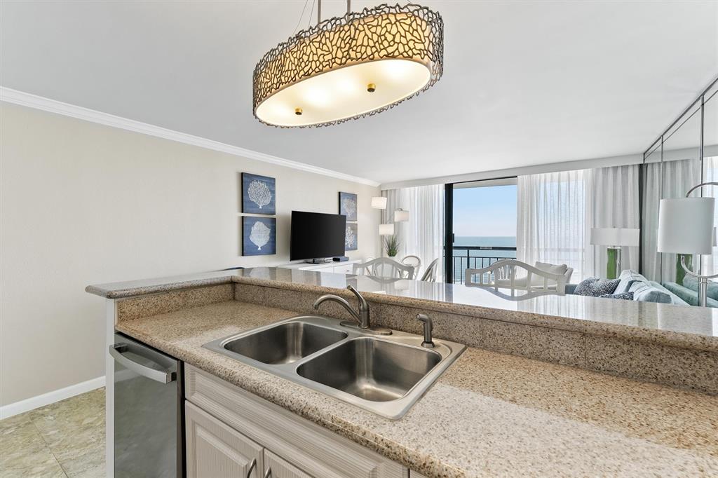 5220 Seawall Boulevard #1036B, Galveston, Texas image 11