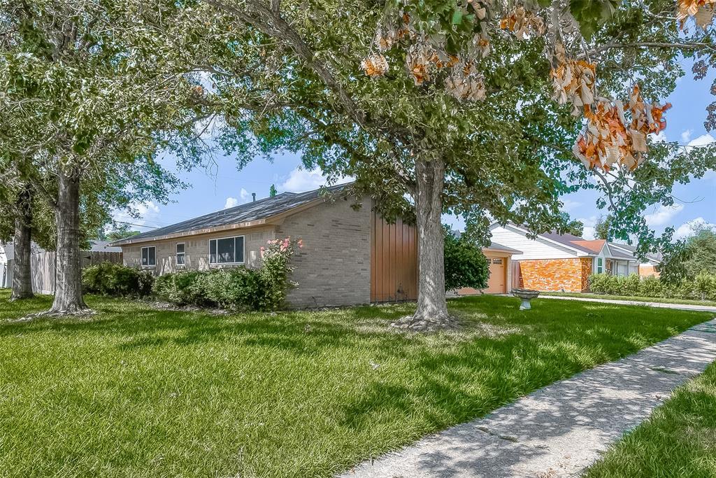 Houston, Texas 77015, United States, 3 Bedrooms Bedrooms, ,2 BathroomsBathrooms,Residential,Active,48037