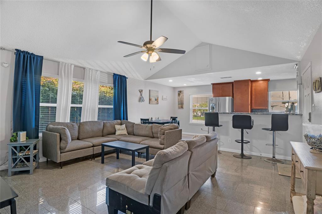 2507 37th Street, Galveston, Texas image 3