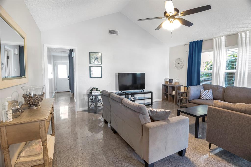 2507 37th Street, Galveston, Texas image 4