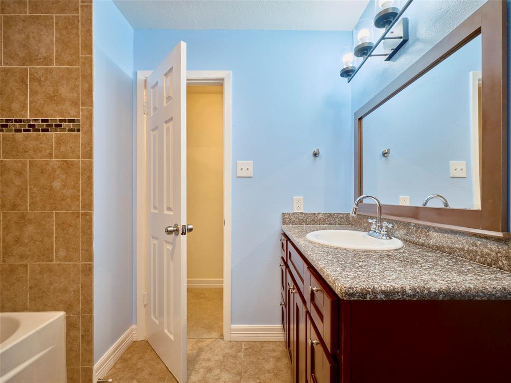 11706 Blair Meadow Drive, Meadows Place, Texas image 30