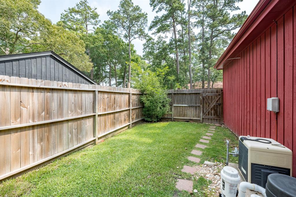 100 Kirkwood Lane, Conroe, Texas image 11