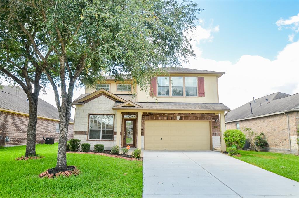 13108 Southern Way Lane, Pearland, Texas image 1
