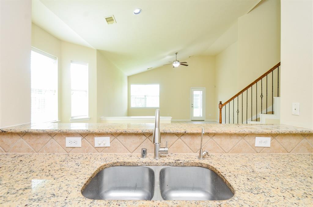 13108 Southern Way Lane, Pearland, Texas image 13