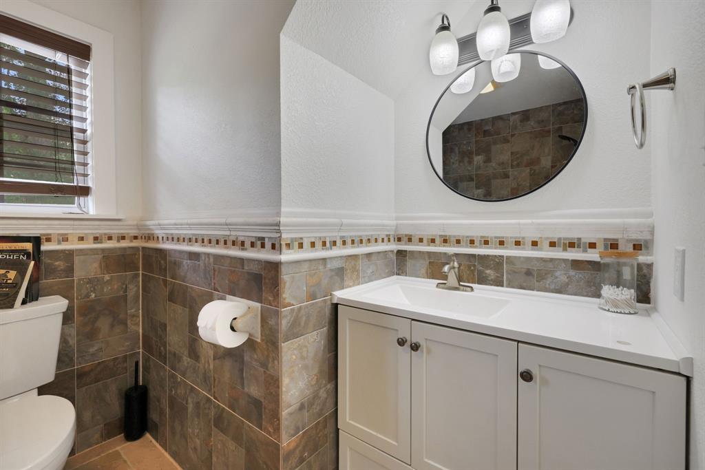 105 N Delmont Drive, Conroe, Texas image 35