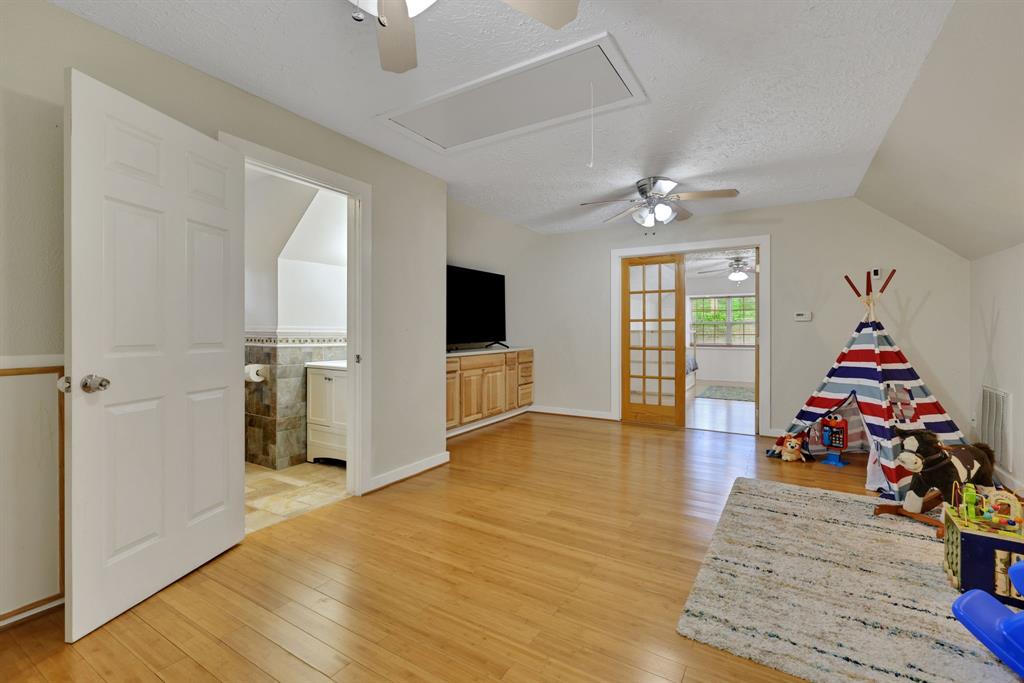 105 N Delmont Drive, Conroe, Texas image 37
