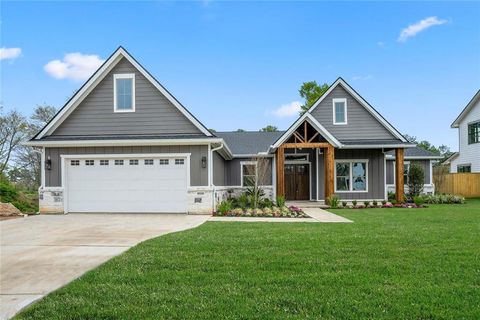 Single Family Residence in Tomball TX 21826 White Oak View Drive.jpg