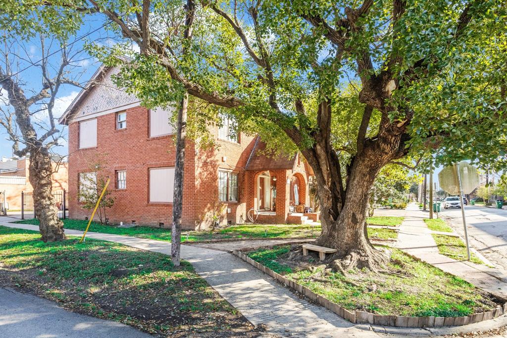 2401 Driscoll Street