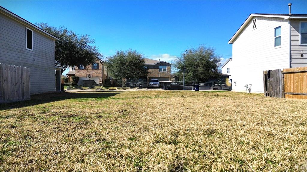 8414 Broadleaf Avenue, Baytown, Texas image 6
