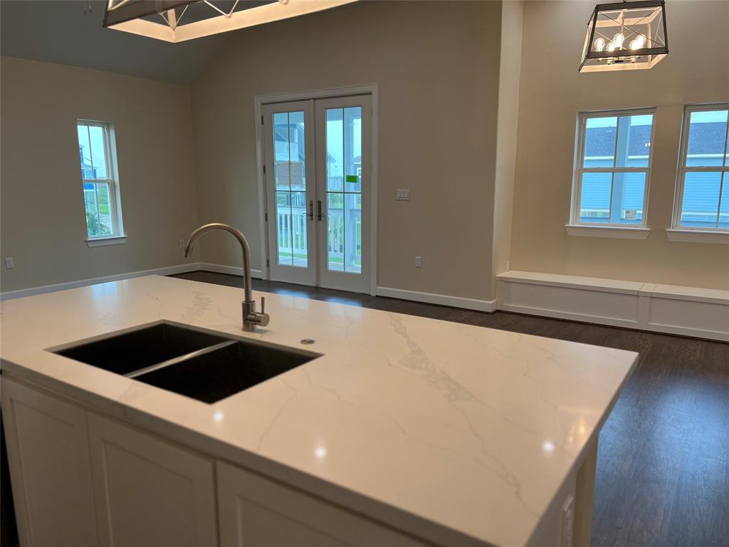 4002 Mendocino