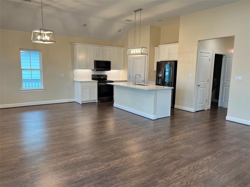 4002 Mendocino