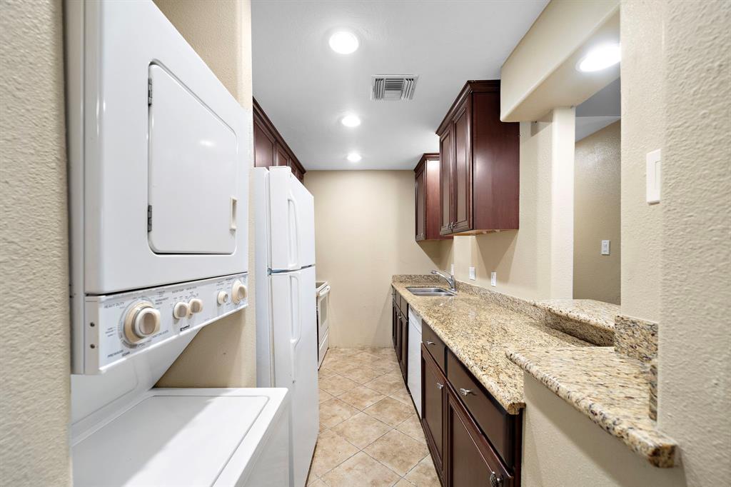 9009 Richmond Avenue #702, Houston, Texas image 4