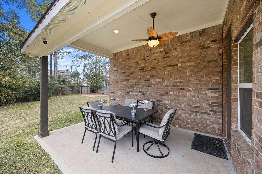 207 Mulberry Woods Court, Conroe, Texas image 2