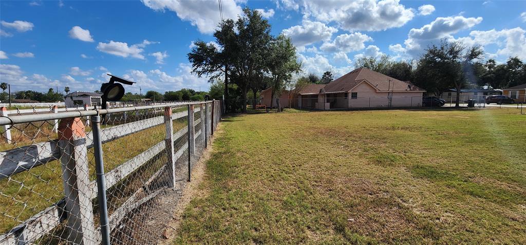 5202 Fiesta Drive, Mission, Texas image 4