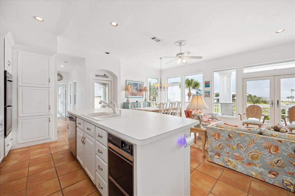 4100 Sand Crab Lane, Galveston, Texas image 9