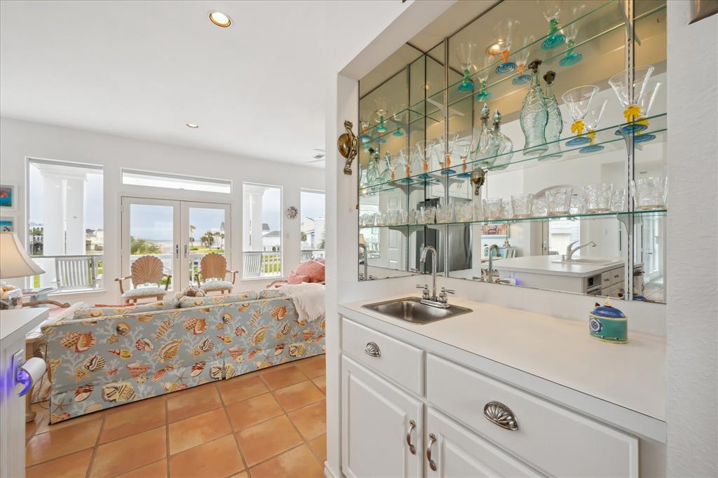 4100 Sand Crab Lane, Galveston, Texas image 14